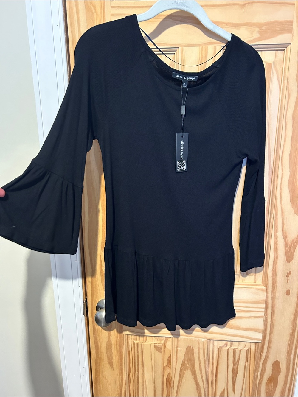 Cable & Gauge Black Ruffle-Hem Bell Sleeve & ruffle base hem Tunic top